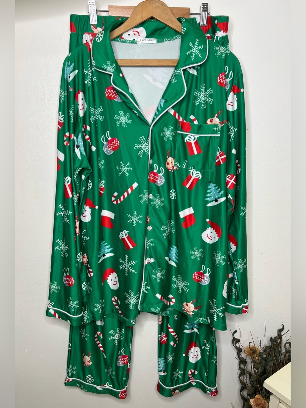 Ekouaer Christmas Pajamas Set